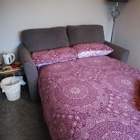 Little Cosy Cwtsh 호텔 Pontyclun 외부 사진