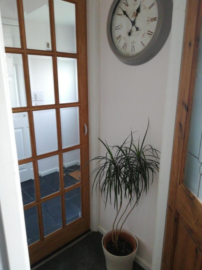 Little Cosy Cwtsh 호텔 Pontyclun 외부 사진