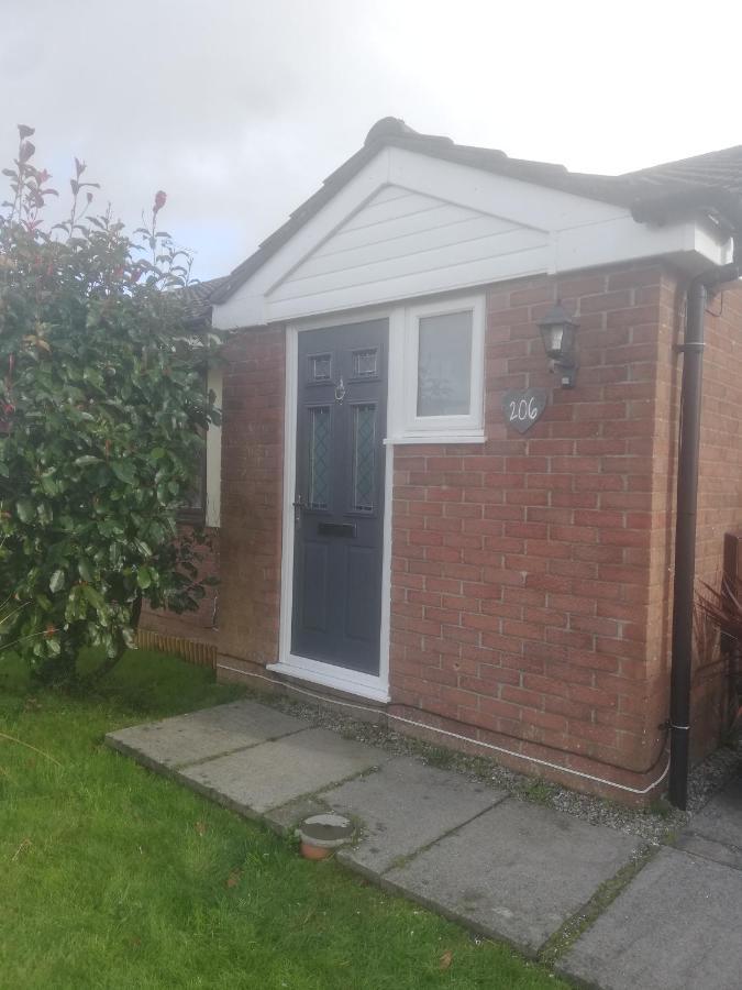 Little Cosy Cwtsh 호텔 Pontyclun 외부 사진