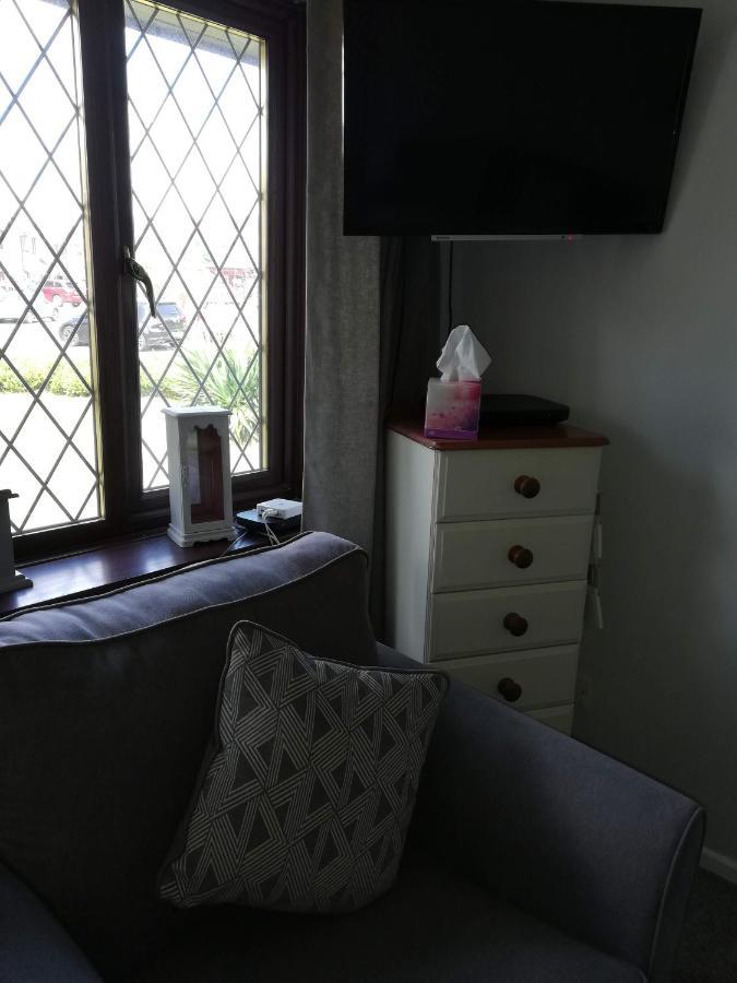 Little Cosy Cwtsh 호텔 Pontyclun 외부 사진